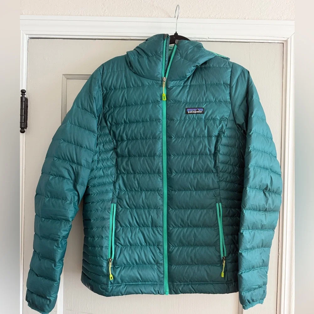 Women’s Patagonia Teal Puffer Jacket with Hood Size Medium - Picture 1 of 6